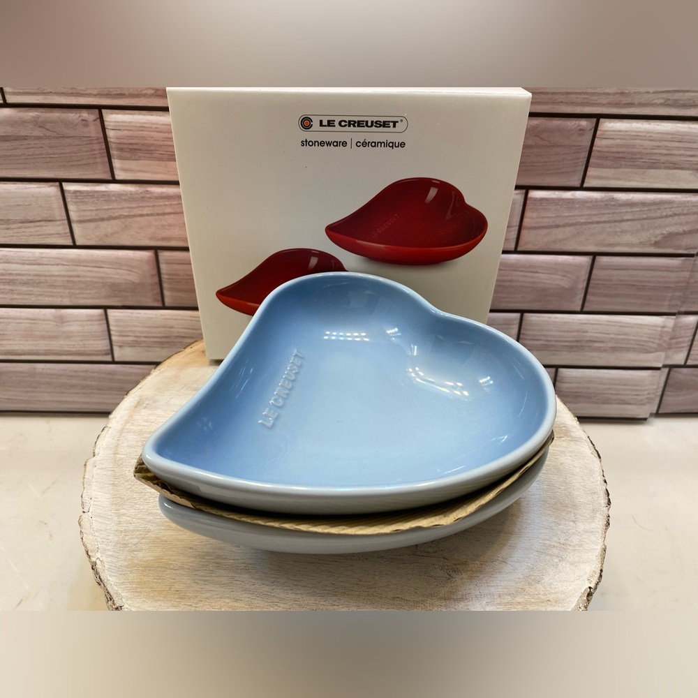 Le Creuset ❤️Stoneware 16cm Heart Petal Dish 2-Piece Set Coastal Blue NEW NIB
